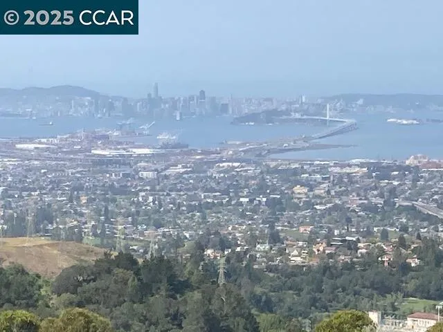 6044 Skyline Blvd, Oakland, California 94611 — photo 4