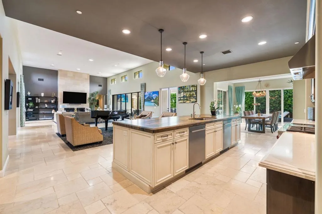 17 Emerald Court, Rancho Mirage, California 92270 home-pic-32