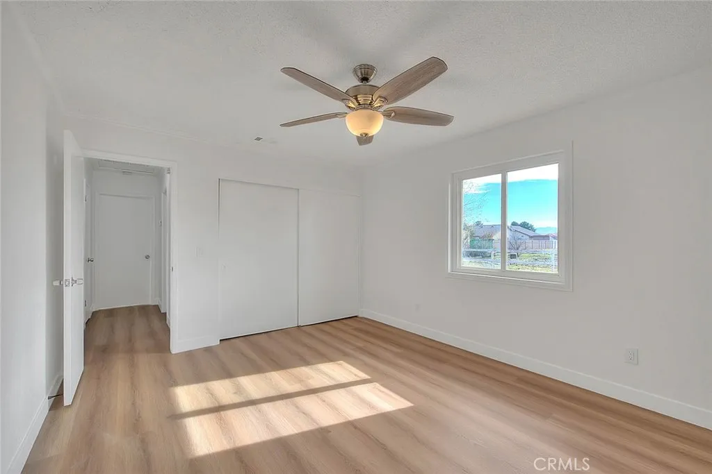 22133 Thunderbird, Apple Valley, California 92307 home-pic-13