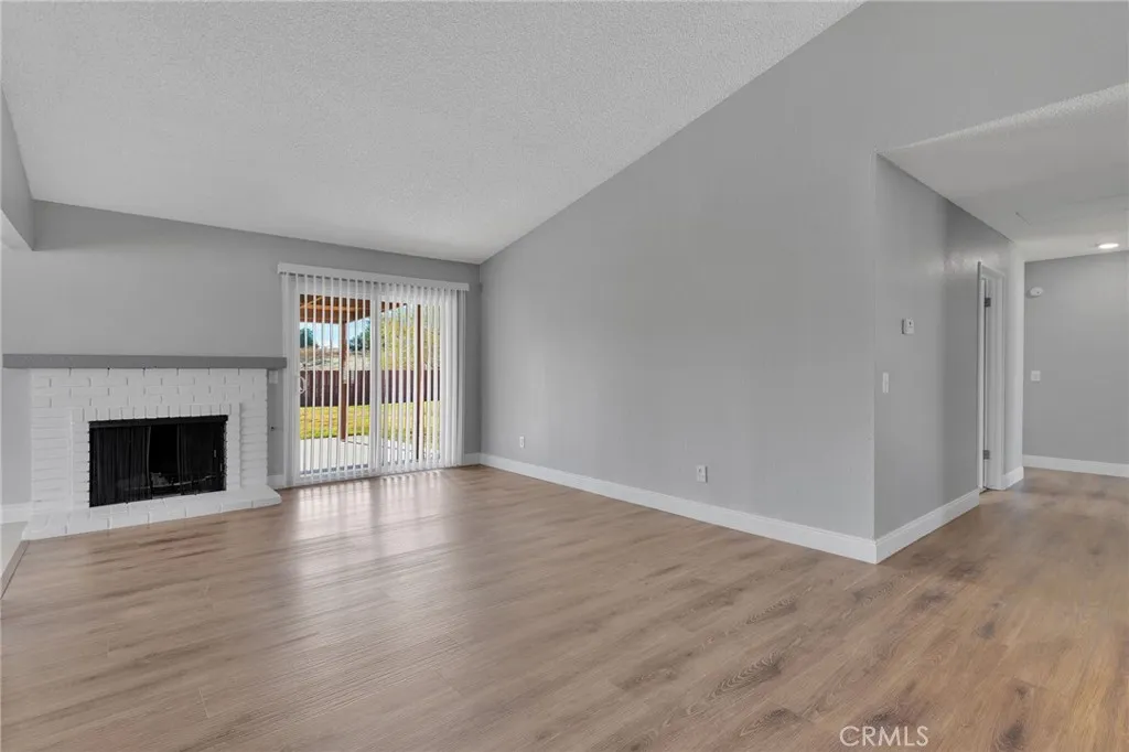 12710 Santa Anita, Victorville, California 92395 home-pic-6