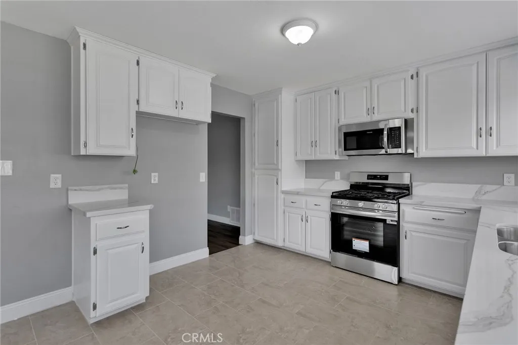 12710 Santa Anita, Victorville, California 92395 home-pic-12
