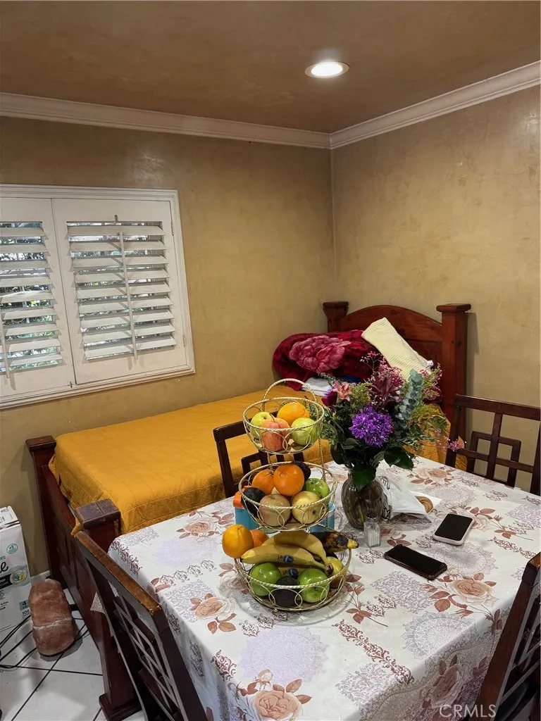 860 860 W. 73rd St., Los Angeles, California 90044 home-pic-2