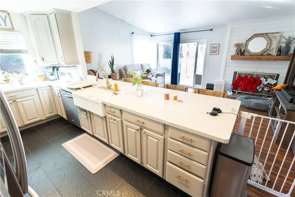 846 Linden Street, Ontario, California 91762 home-pic-12