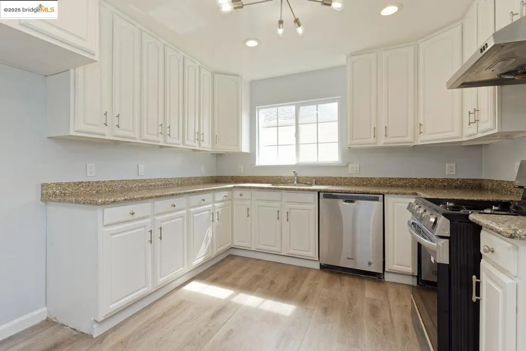 4251 Porter St, Oakland, California 94619 home-pic-9