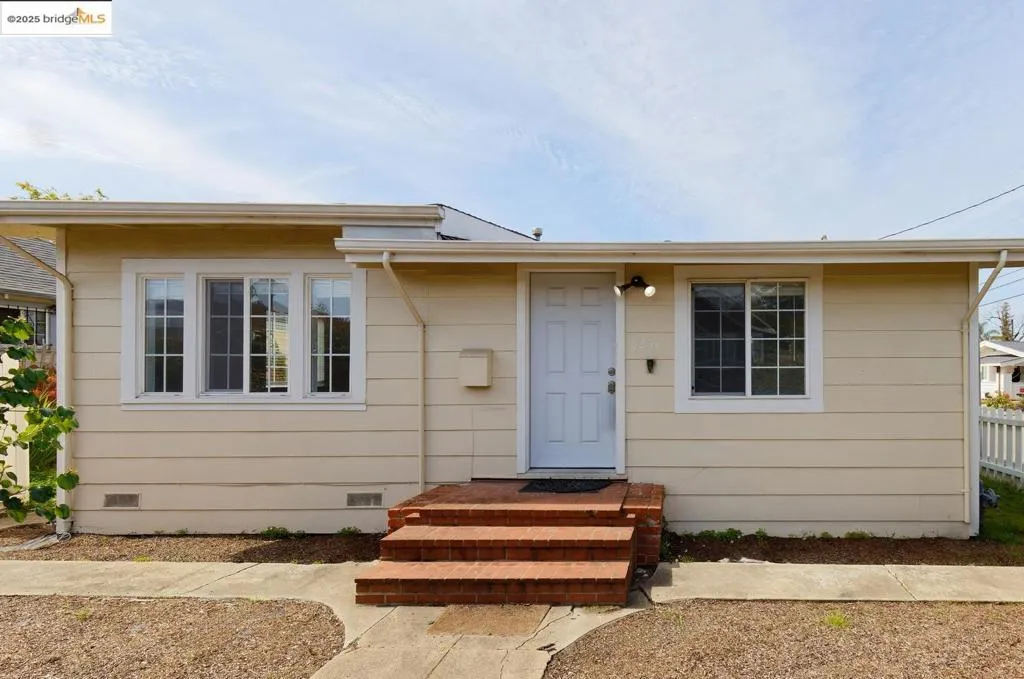 4251 Porter St, Oakland, California 94619 home-pic-0