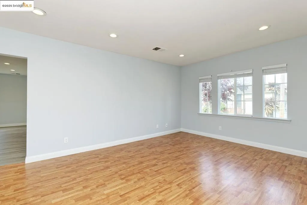 4251 Porter St, Oakland, California 94619 home-pic-16