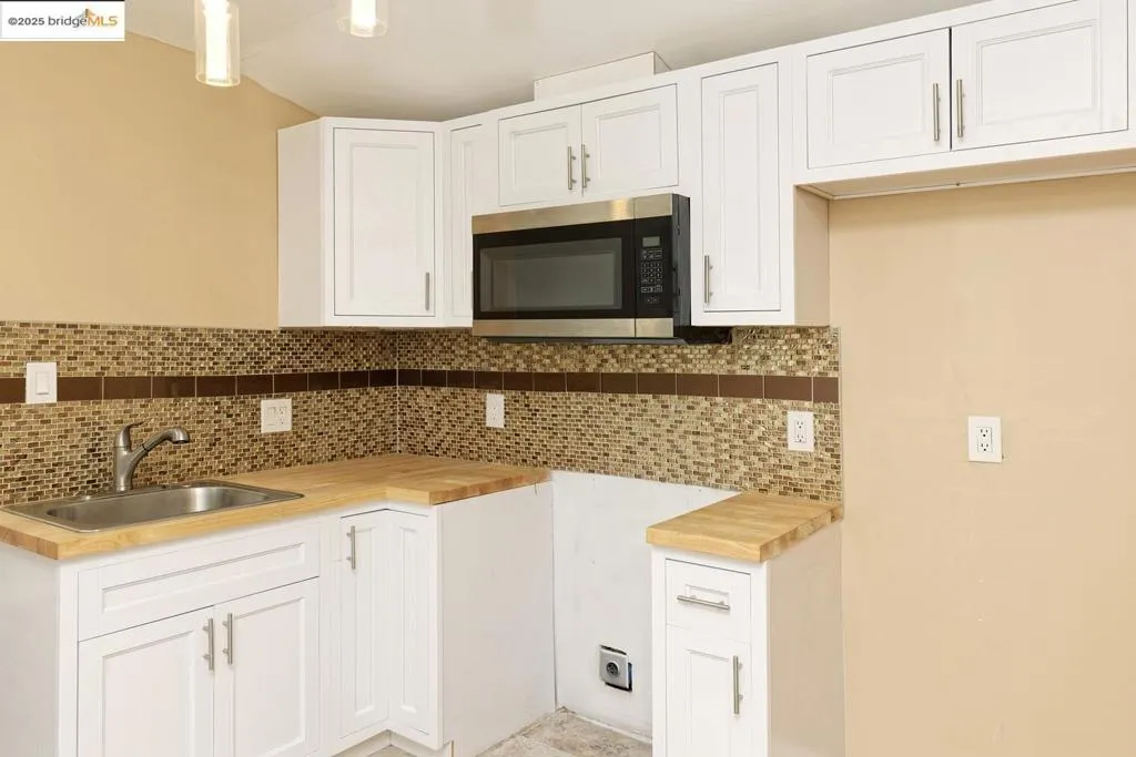 4251 Porter St, Oakland, California 94619 home-pic-8