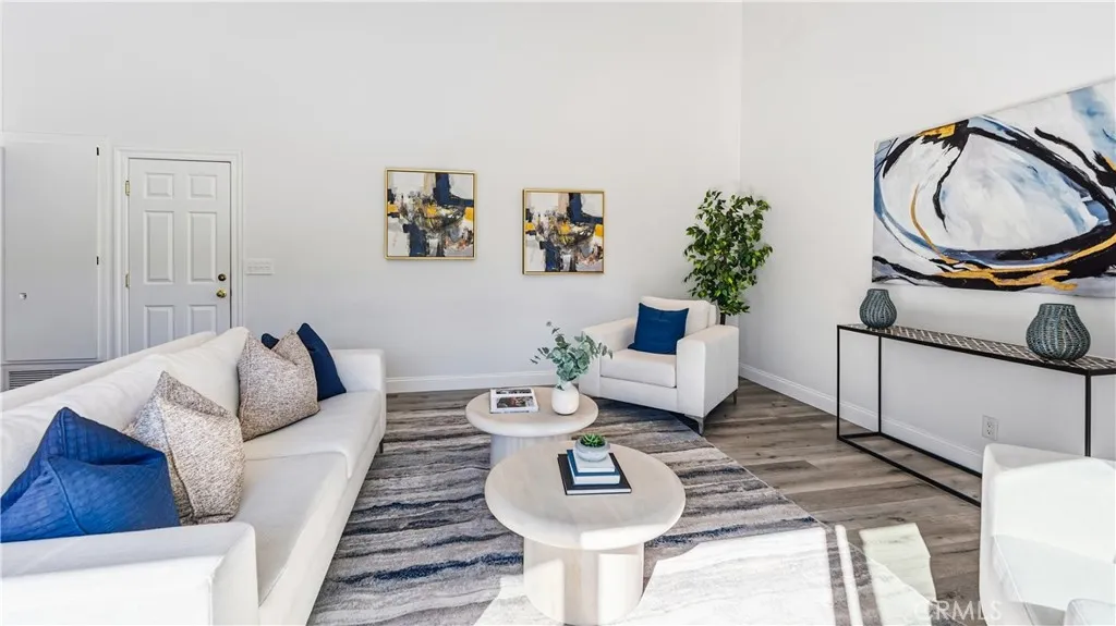 2430 Greensward Street N, Simi Valley, California 93065 home-pic-24