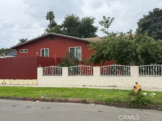 758 E 76th Pl Place, Los Angeles, California 90001 home-pic-5