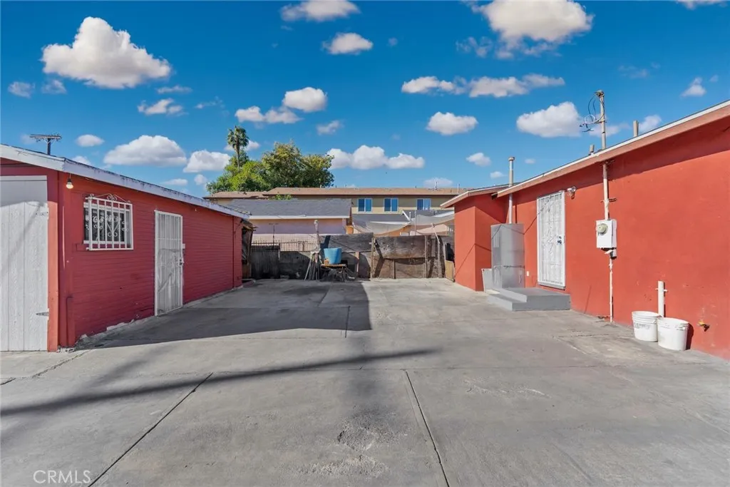 758 E 76th Pl Place, Los Angeles, California 90001 home-pic-29