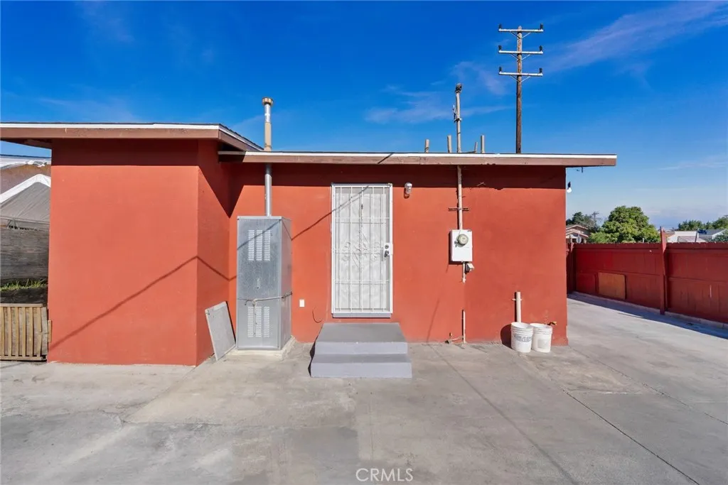 758 E 76th Pl Place, Los Angeles, California 90001 home-pic-33
