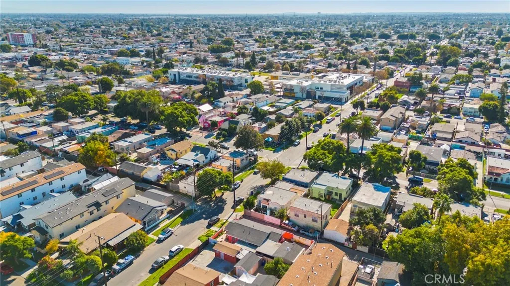 758 E 76th Pl Place, Los Angeles, California 90001 home-pic-6