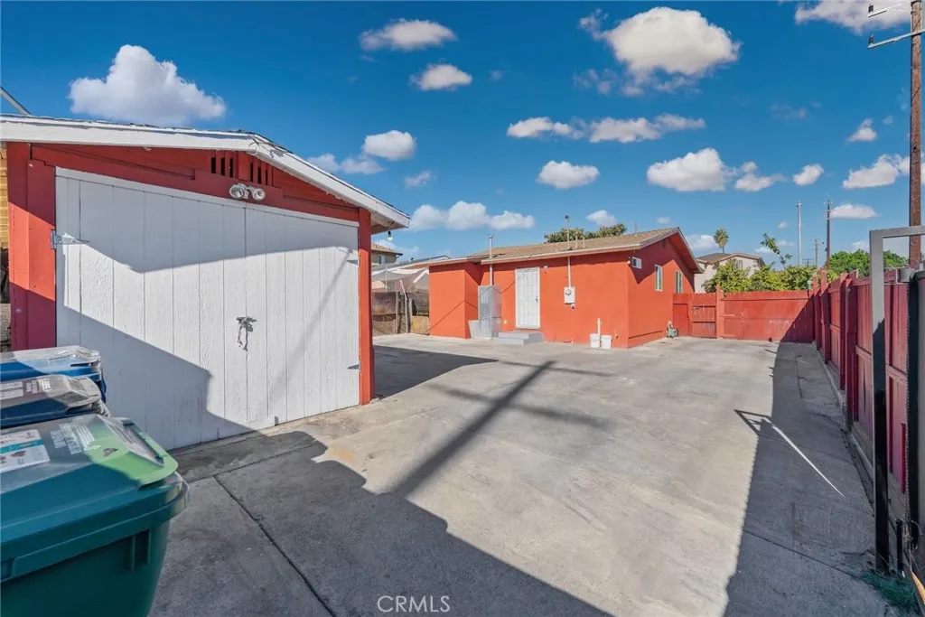 758 E 76th Pl Place, Los Angeles, California 90001 home-pic-28