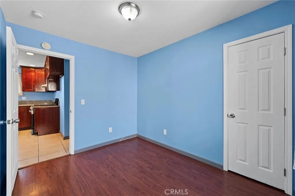 758 E 76th Pl Place, Los Angeles, California 90001 home-pic-18