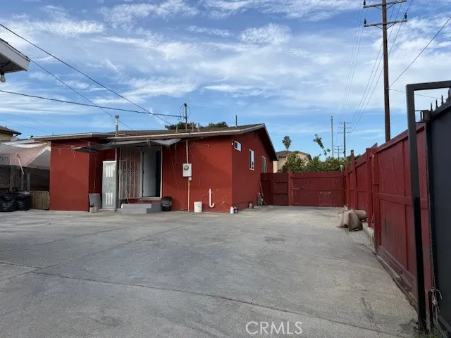 758 E 76th Pl Place, Los Angeles, California 90001 home-pic-4
