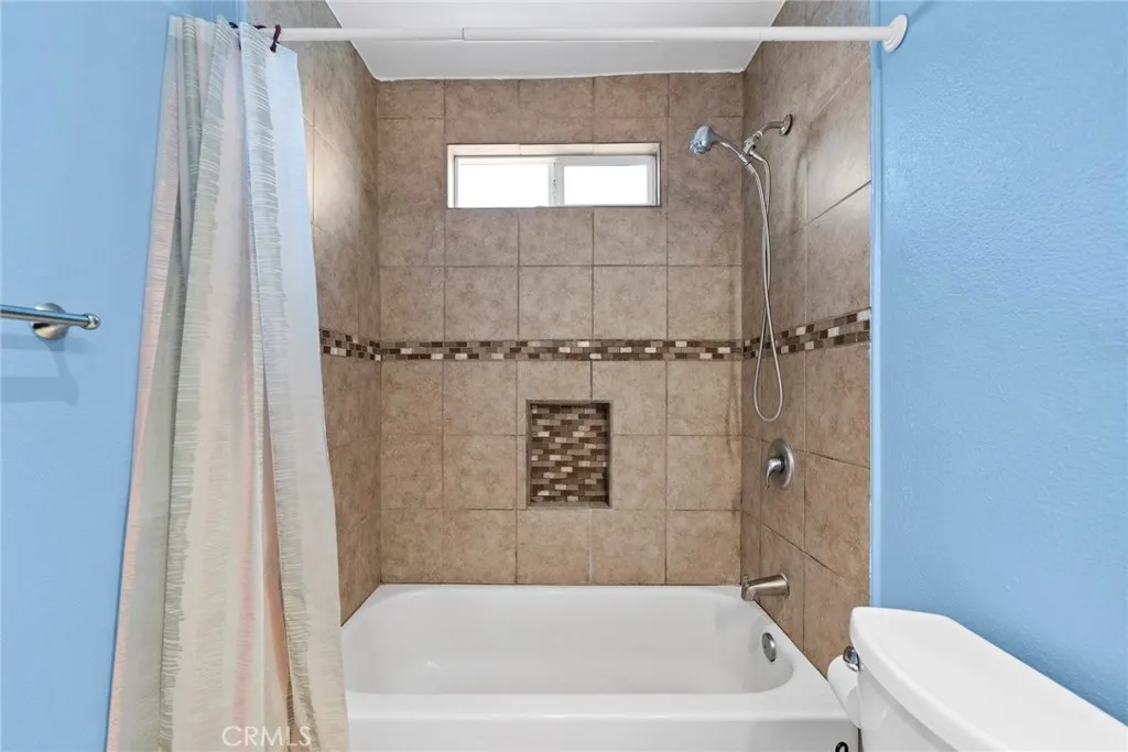 758 E 76th Pl Place, Los Angeles, California 90001 home-pic-20