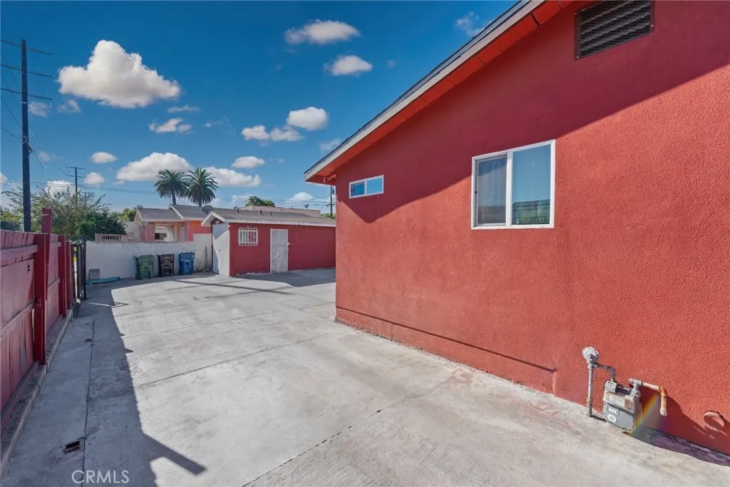 758 E 76th Pl Place, Los Angeles, California 90001 home-pic-25