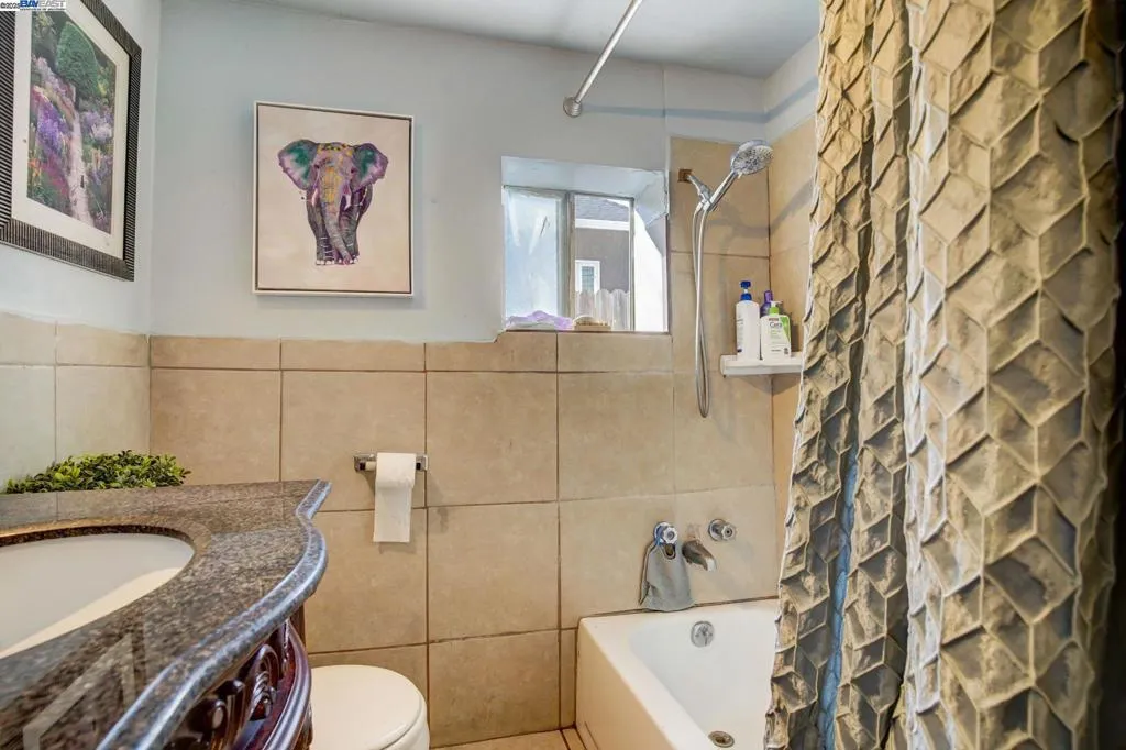 1725 96th Ave, Oakland, California 94603 home-pic-37