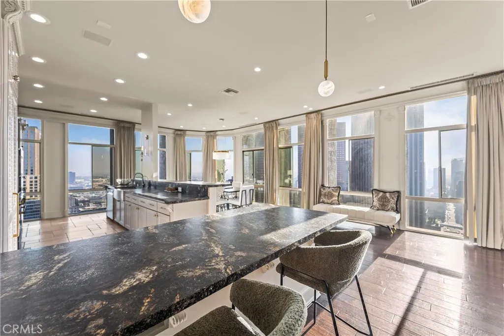 800 W 1st, Los Angeles, California 90012 home-pic-32