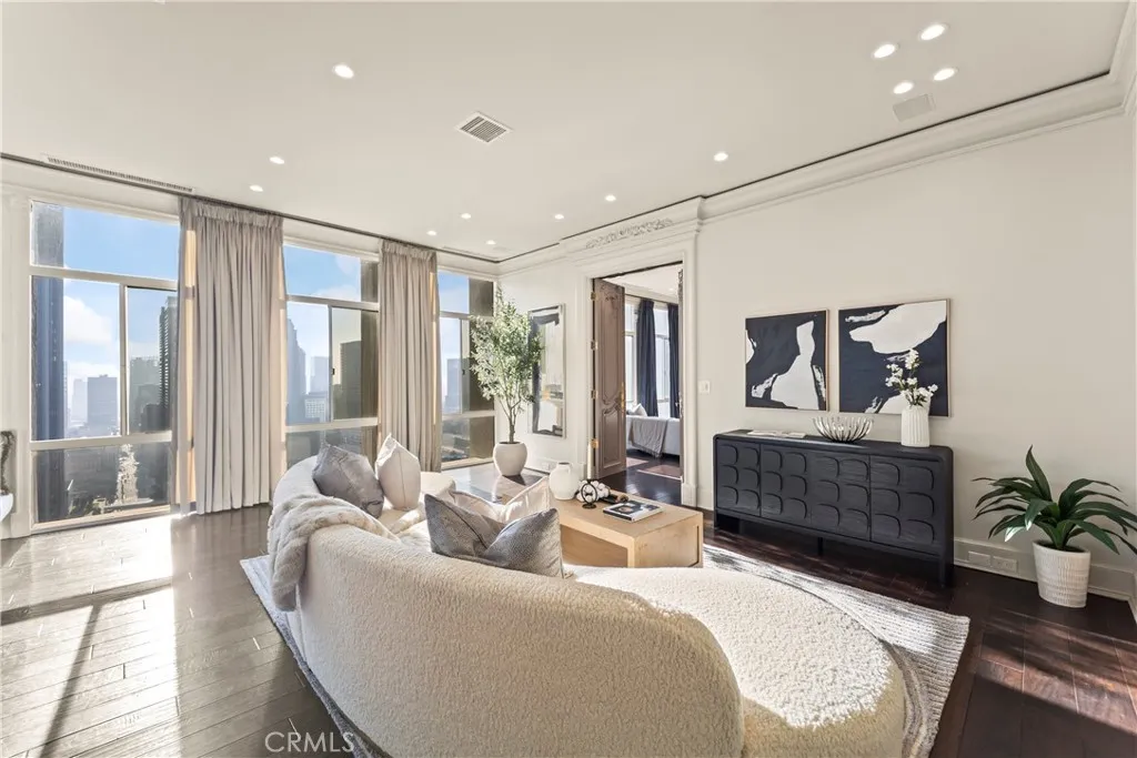 800 W 1st, Los Angeles, California 90012 home-pic-30