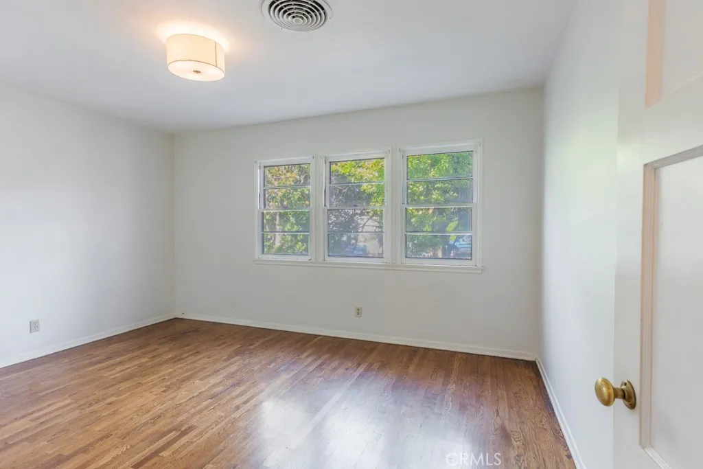 12500 Martha, Valley Village, California 91607 home-pic-31