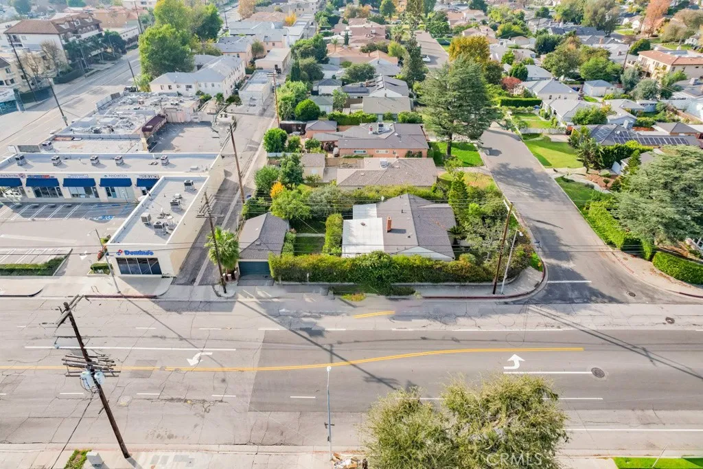 12500 Martha, Valley Village, California 91607 home-pic-68