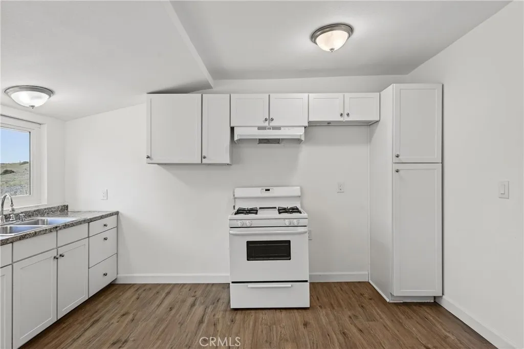 513 Lookout, Lake Elsinore, California 92530 home-pic-16