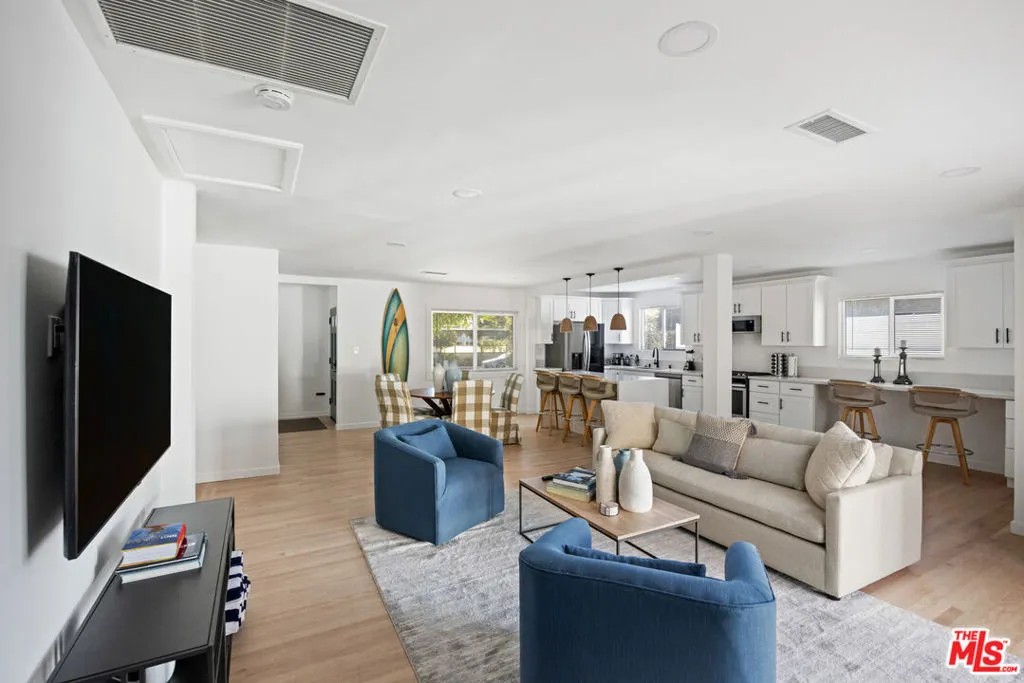 11333 Braddock Drive, Culver City, California 90230 home-pic-5