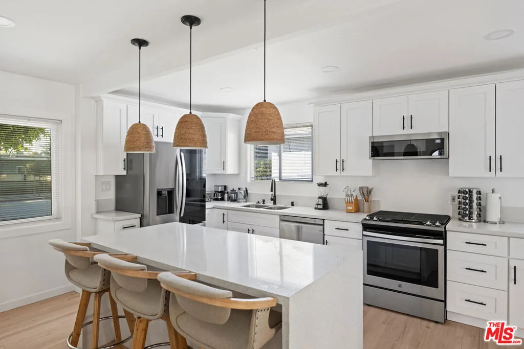 11333 Braddock Drive, Culver City, California 90230 home-pic-1