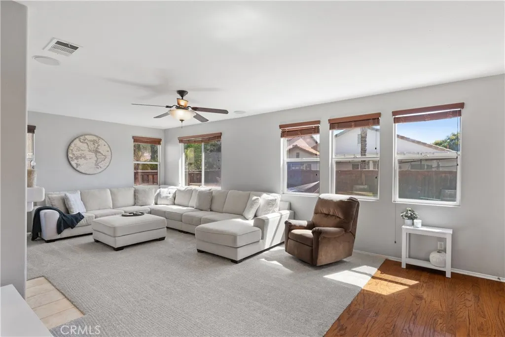 29864 Warm Sands Drive, Menifee, California 92584 home-pic-7