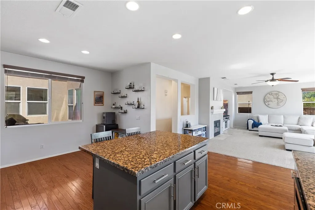 29864 Warm Sands Drive, Menifee, California 92584 home-pic-6