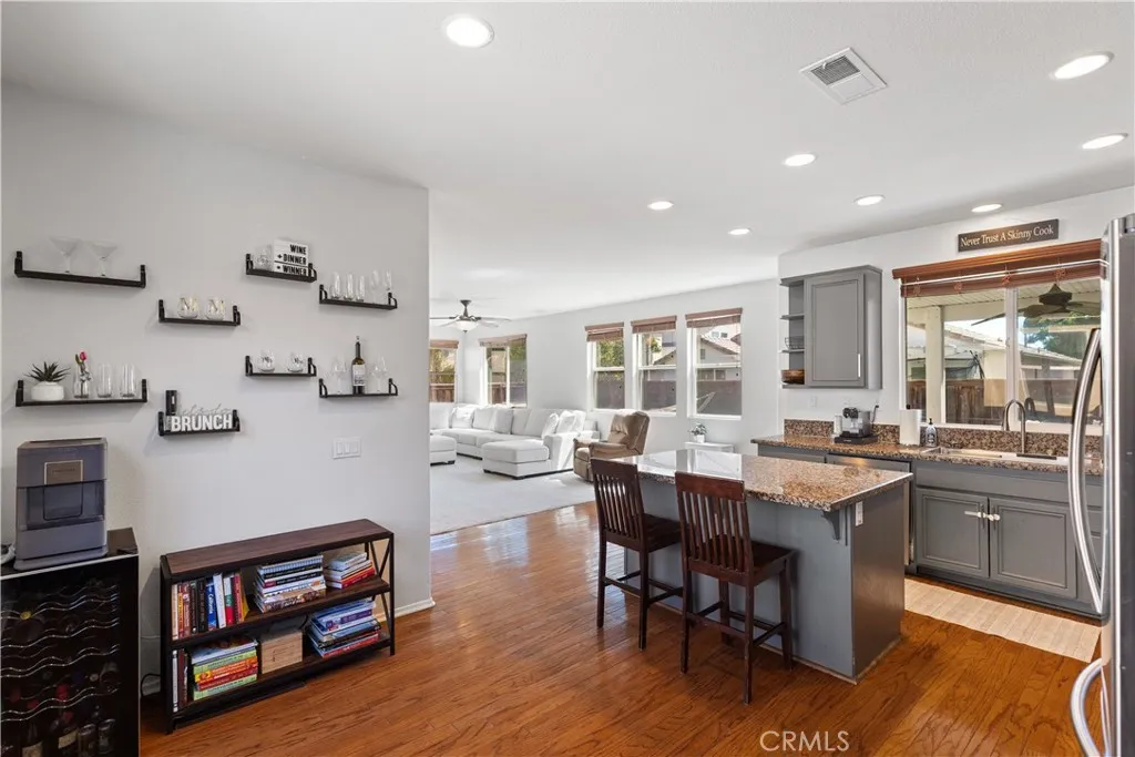 29864 Warm Sands Drive, Menifee, California 92584 home-pic-5