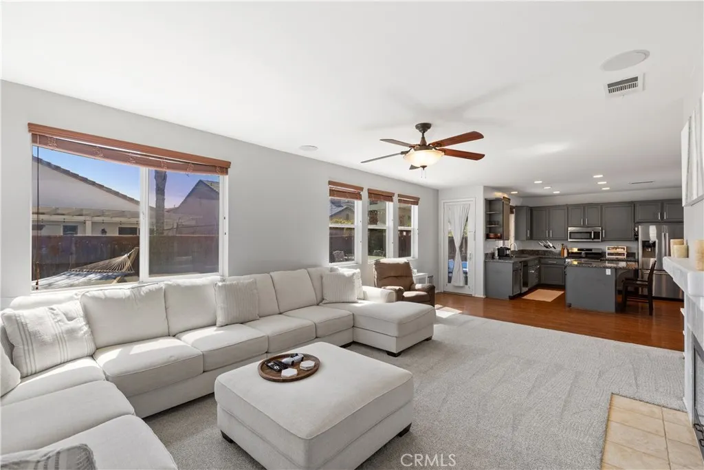 29864 Warm Sands Drive, Menifee, California 92584 home-pic-9