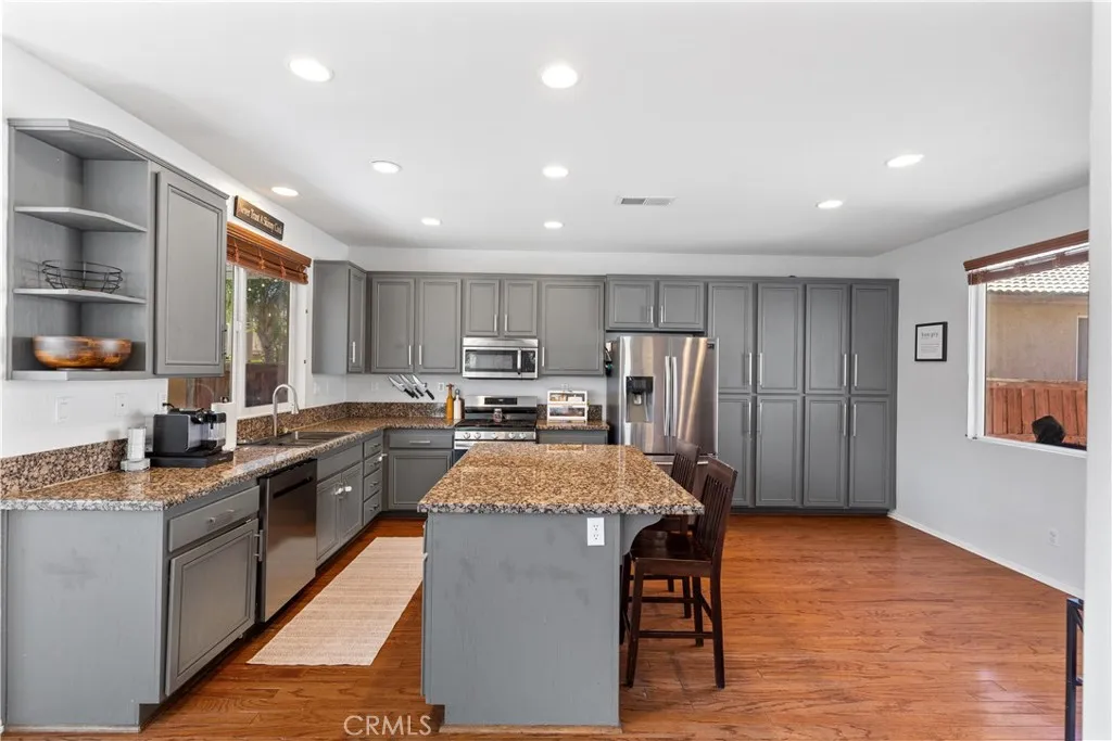 29864 Warm Sands Drive, Menifee, California 92584 home-pic-2