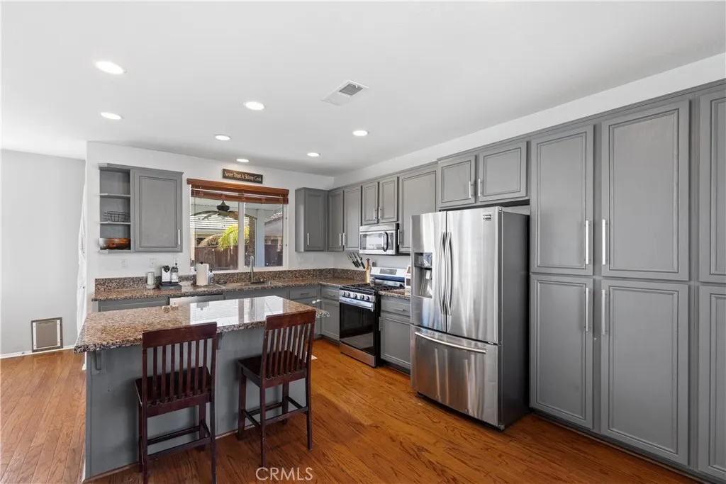 29864 Warm Sands Drive, Menifee, California 92584 home-pic-4