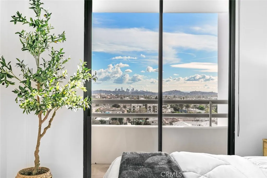 343 Pioneer Dr 1101, Glendale, California 91203 home-pic-39