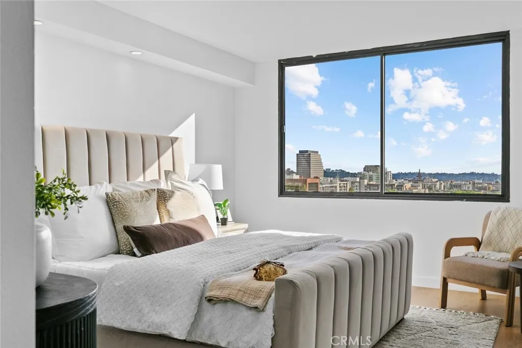 343 Pioneer Dr 1101, Glendale, California 91203 home-pic-23