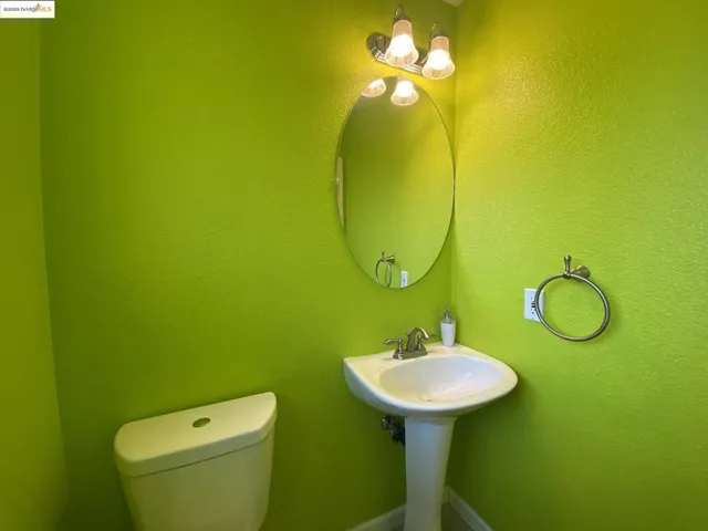 1/2 Bathroom for guest