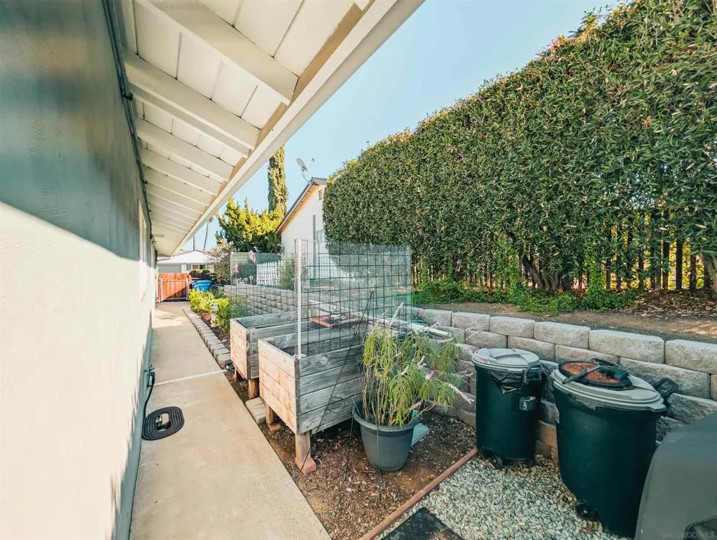 16482 Roca Dr, San Diego, California 92128 home-pic-42