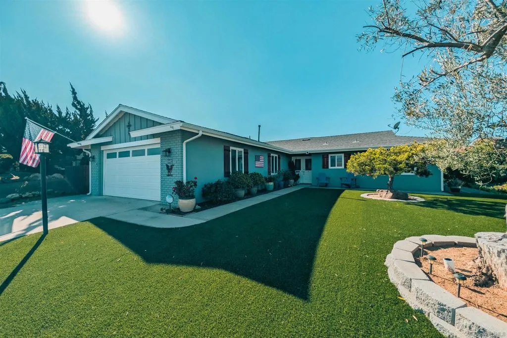 16482 Roca Dr, San Diego, California 92128 home-pic-1