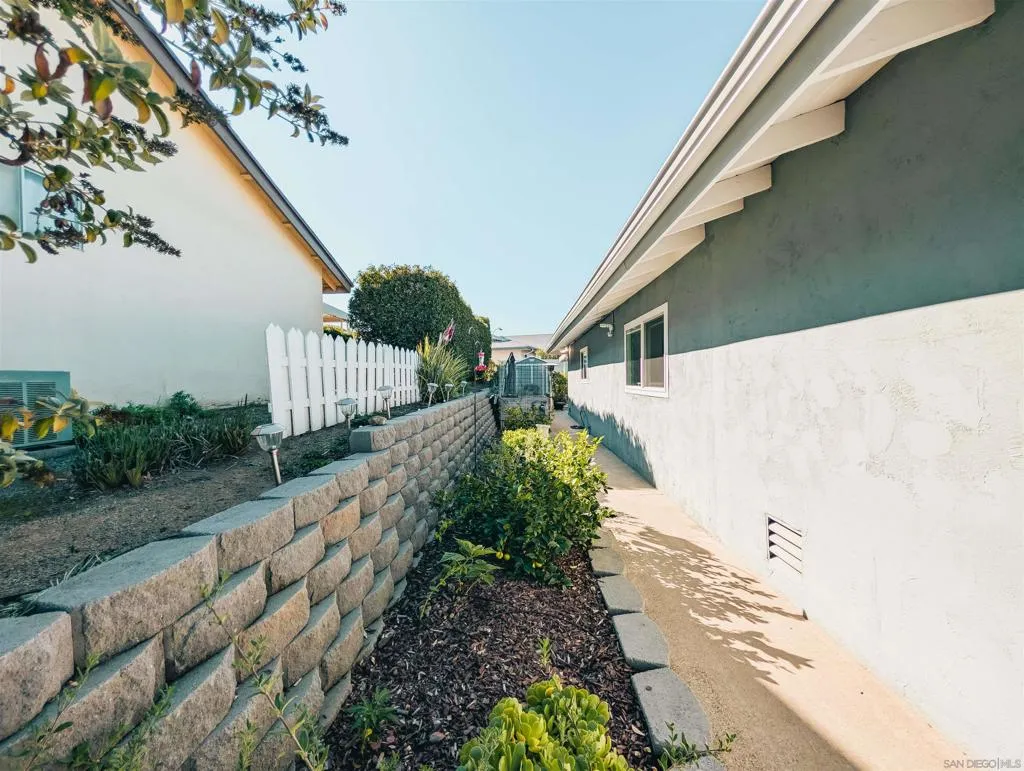 16482 Roca Dr, San Diego, California 92128 home-pic-43