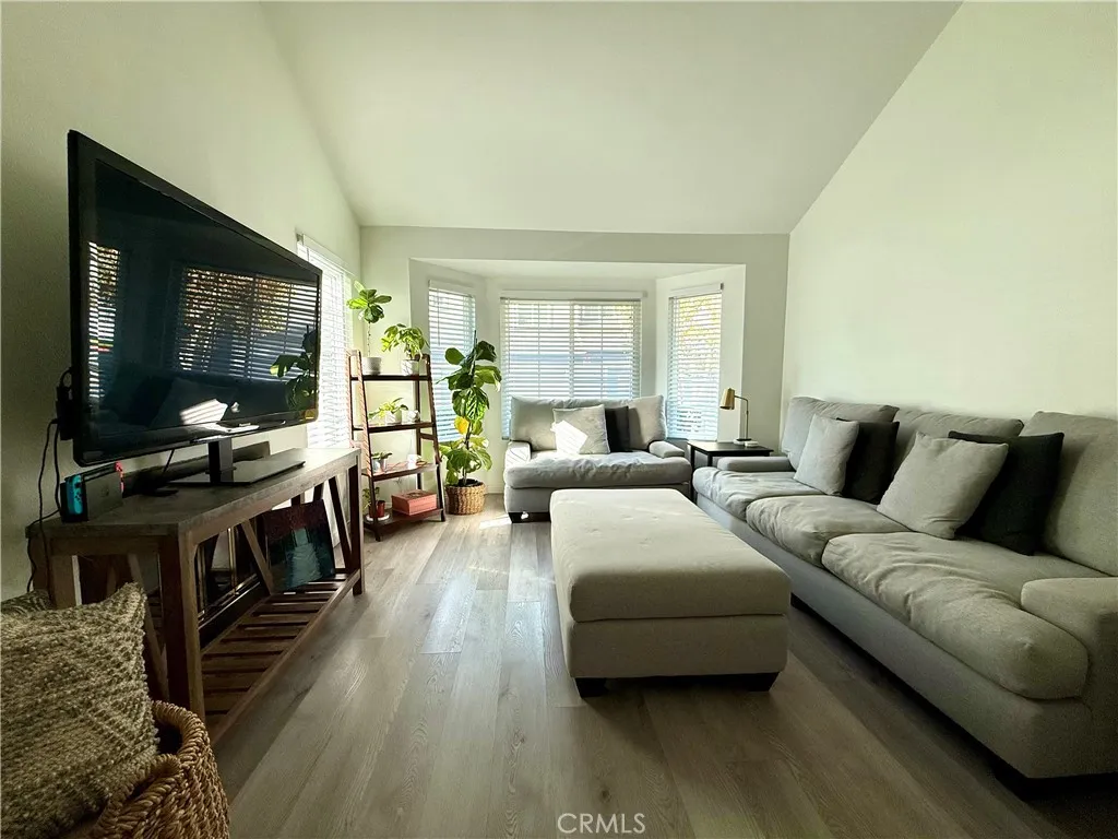 1641 Dimas Ct, Azusa, California 91702 home-pic-6