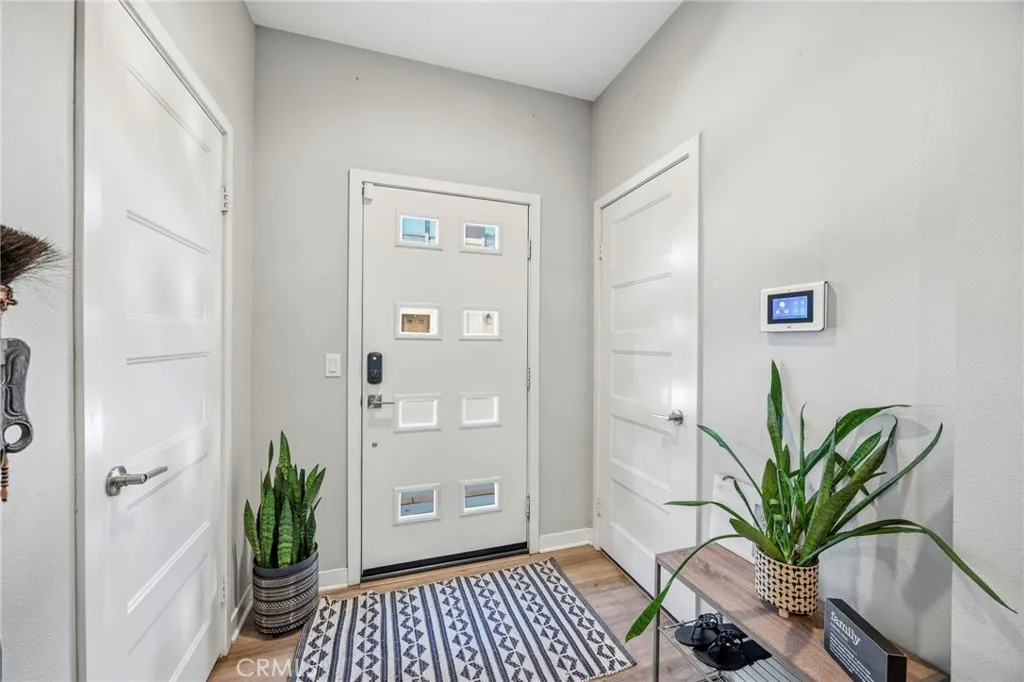 2049 N Orange Olive, Orange, California 92865 home-pic-3