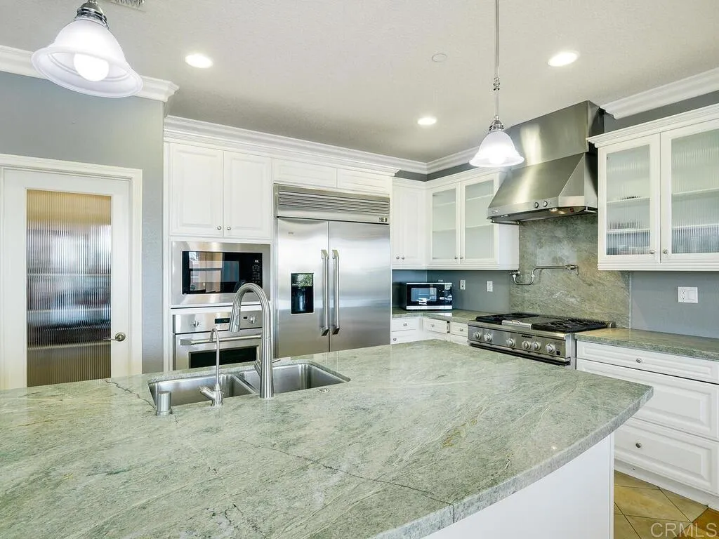 2509 Honeybell Lane, Escondido, California 92027 home-pic-4