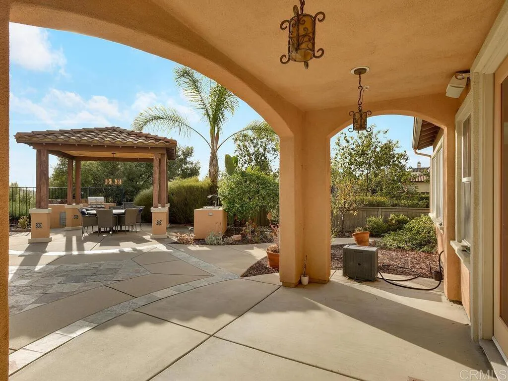 2509 Honeybell Lane, Escondido, California 92027 home-pic-17