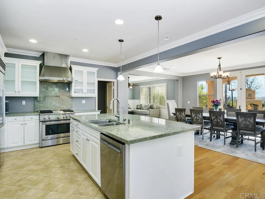 2509 Honeybell Lane, Escondido, California 92027 home-pic-2