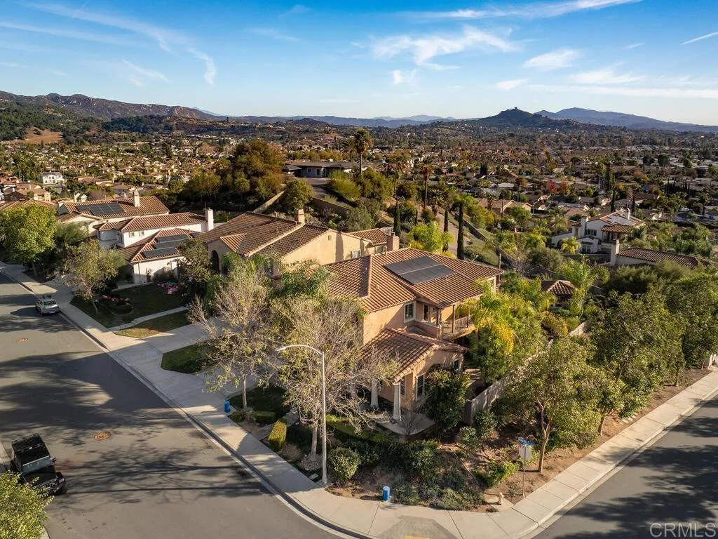 2509 Honeybell Lane, Escondido, California 92027 home-pic-27
