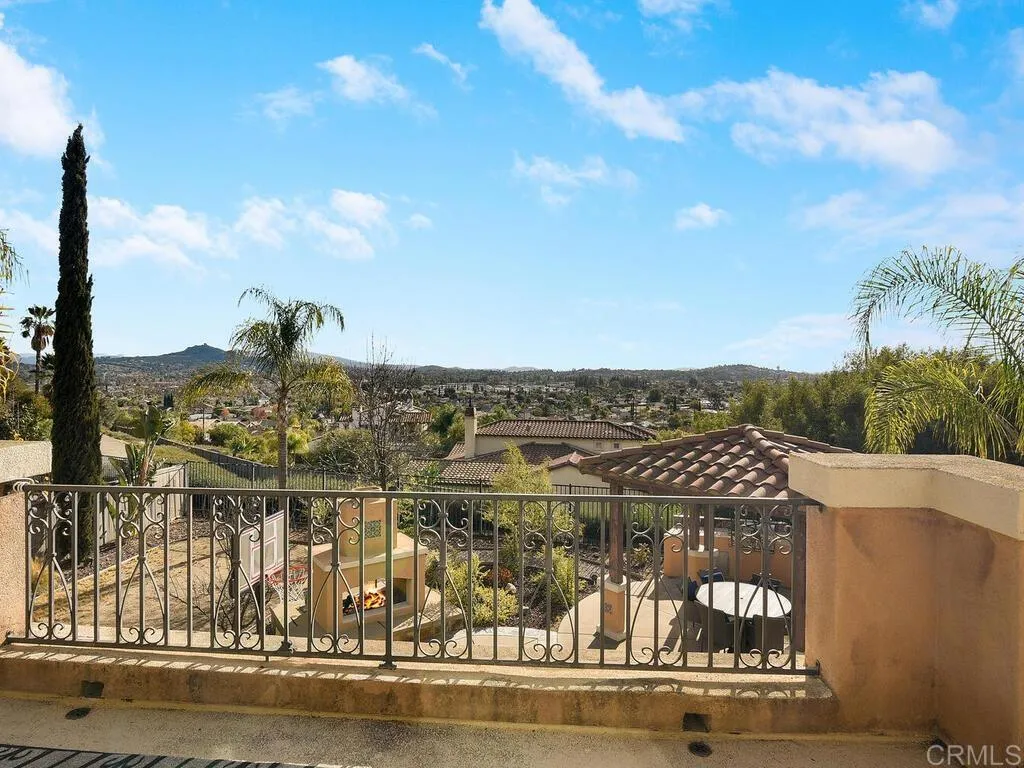 2509 Honeybell Lane, Escondido, California 92027 home-pic-16