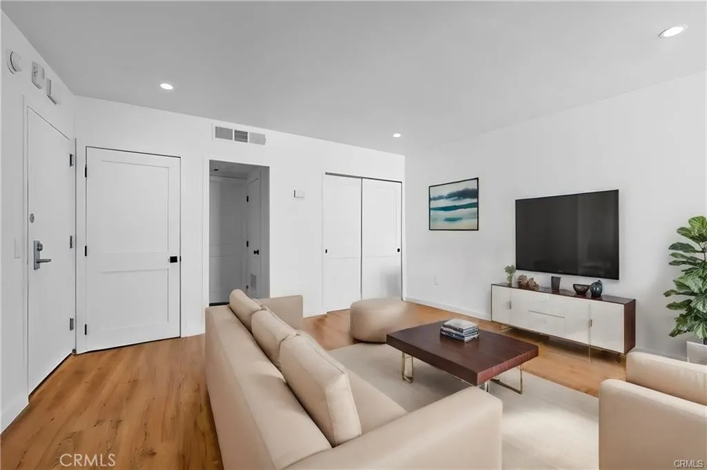 7250 Franklin 406, Los Angeles, California 90046 home-pic-4
