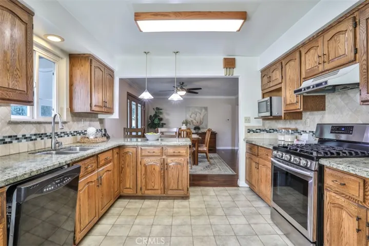 1102 E Renwick, Glendora, California 91740